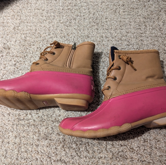 Sperry Other - Pink Sperry duck boots, girls size 6